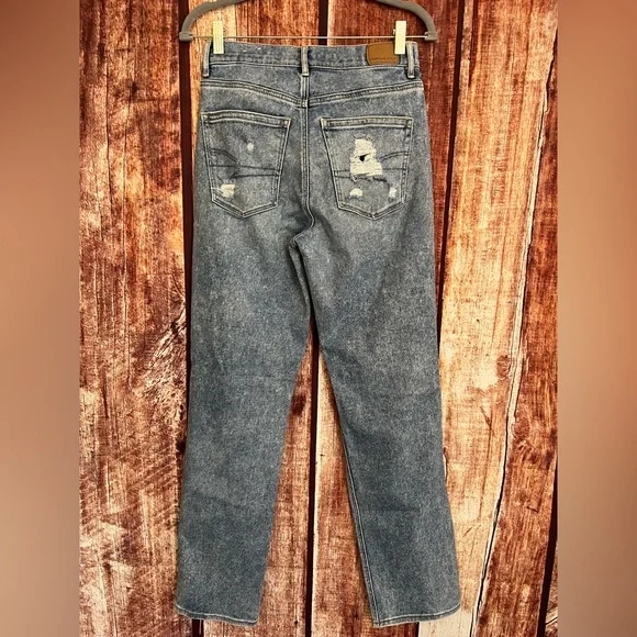 American Eagle Outfitters | Distressed Highest Rise 90’s Boyfriend Jeans - Picture 4 of 12